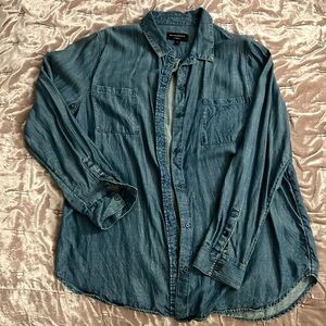Banana republic factory boyfriend fit denim shirt